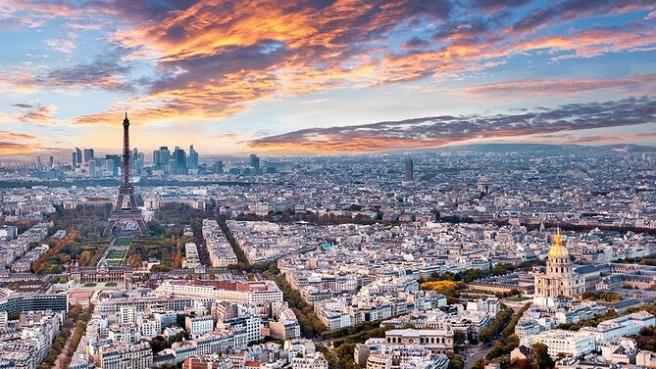Montparnasse Tower in 15th, Paris
