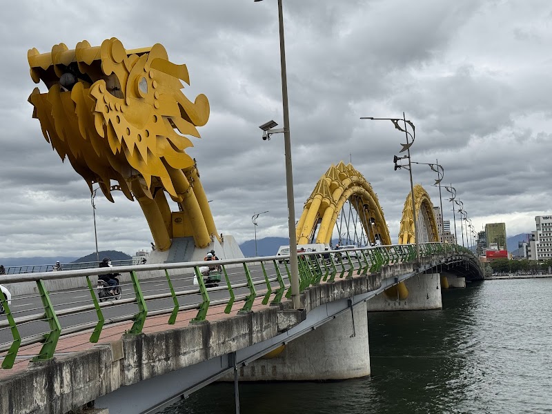 Dragon Bridge in Sơn Trà, Da Nang